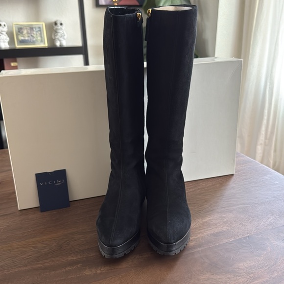 Boots by Vicini, size- US8,5, color- black, condition- good with box - Picture 3 of 7